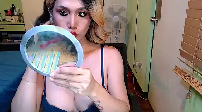 Ezradeliciosa online show from 02-20-25, 07:01