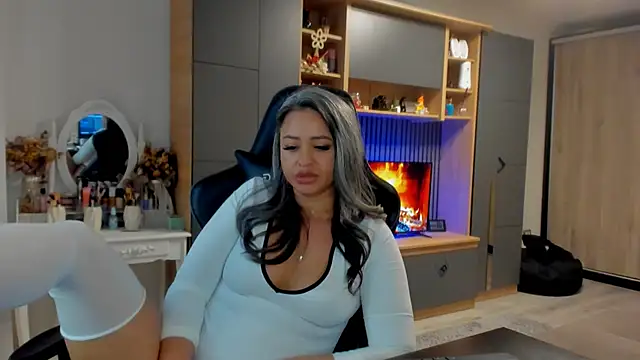 Claire95  online show from 03-28-26, 07:19