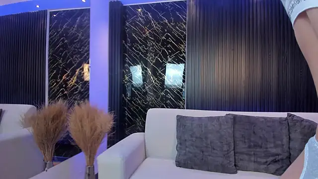 miataylorr1 online show from 02-21-25, 06:26