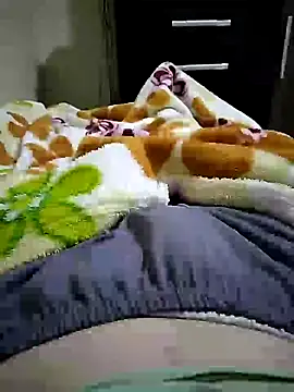 Snapshot of shiiank chatting on 06-25-26, 01:05 shiiank online show from 06-25-26, 01:05