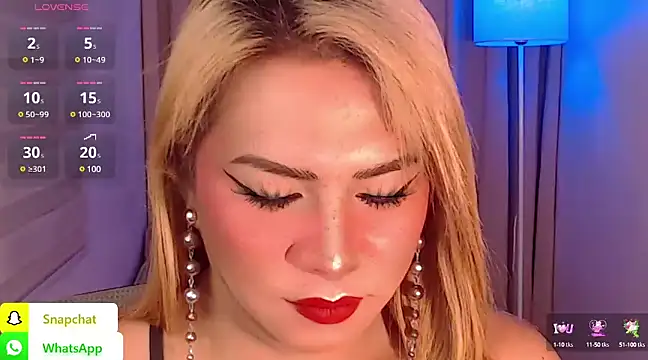 QUEEN GIAMOORE69 online show from 01-05-25, 10:40