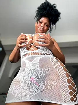 Snapshot of Hyra_Ari chatting on 09-20-25, 02:40 Hyra Ari online show from 09-20-25, 02:40