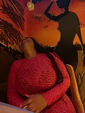 Snapshot of Hyra_Ari chatting on 11-18-25, 04:44 Hyra Ari online show from 11-18-25, 04:44