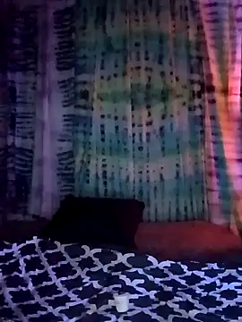 Snapshot of Cokk-N-Sczuckyr chatting on 01-26-25, 08:25 Cokk-N-Sczuckyr online show from 01-26-25, 08:25