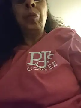 Susannemilf online show from 12-18-25, 04:40