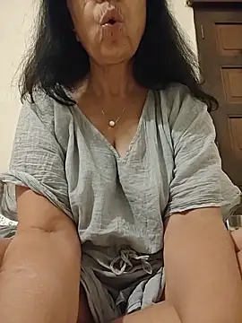 Susannemilf online show from 03-22-26, 03:26