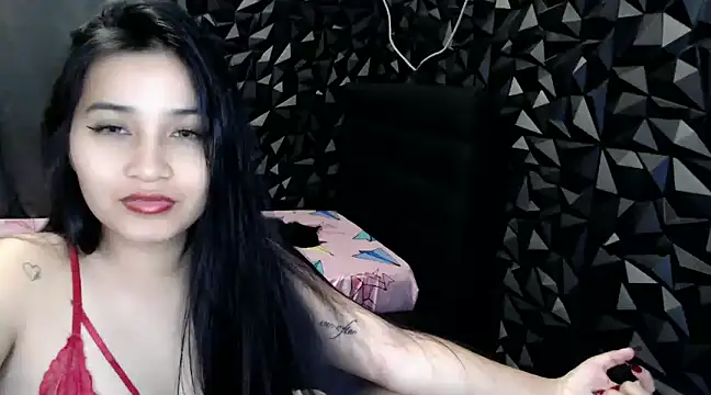 Snapshot of _Bellatrixy_ chatting on 12-25-24, 04:43 Bellatrixy online show from 12-25-24, 04:43