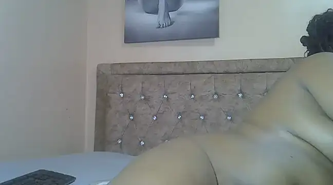 Snapshot of SexyVeey chatting on 03-18-25, 09:43 SexyVeey online show from 03-18-25, 09:43