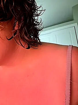 Snapshot of julimonroe chatting on 04-30-26, 08:42 julimonroe online show from 04-30-26, 08:42