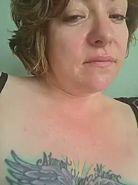 Snapshot of julimonroe chatting on 05-17-26, 12:45 julimonroe online show from 05-17-26, 12:45