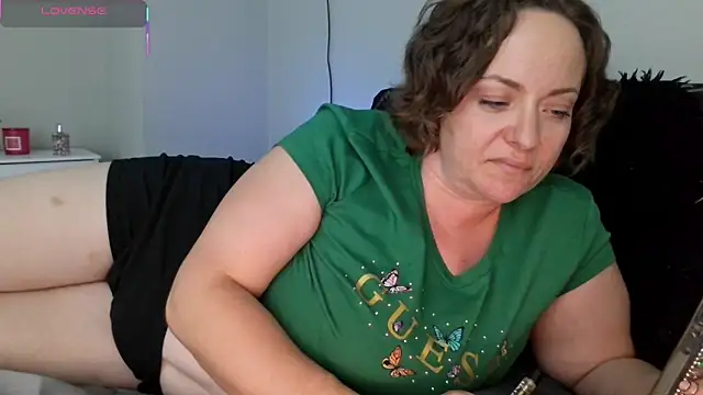 Snapshot of julimonroe chatting on 05-23-26, 03:01 julimonroe online show from 05-23-26, 03:01