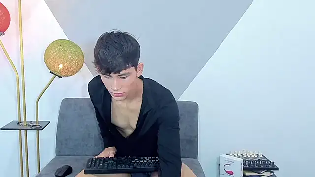 logan thomas online show from 12-06-24, 08:05