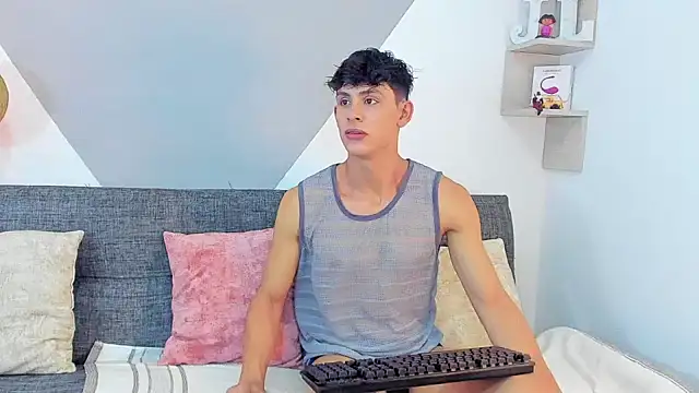 Snapshot of logan_thomas chatting on 02-10-25, 08:42 logan thomas online show from 02-10-25, 08:42