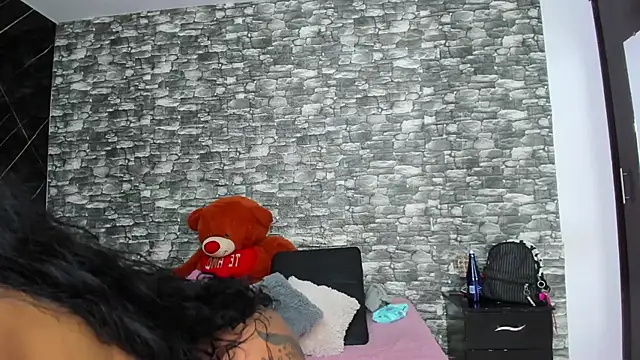 Snapshot of HeidyWillss chatting on 12-16-25, 07:30 HeidyWillss online show from 12-16-25, 07:30