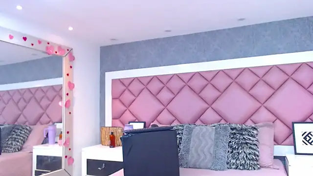 DanielaDuff online show from 03-06-26, 07:21