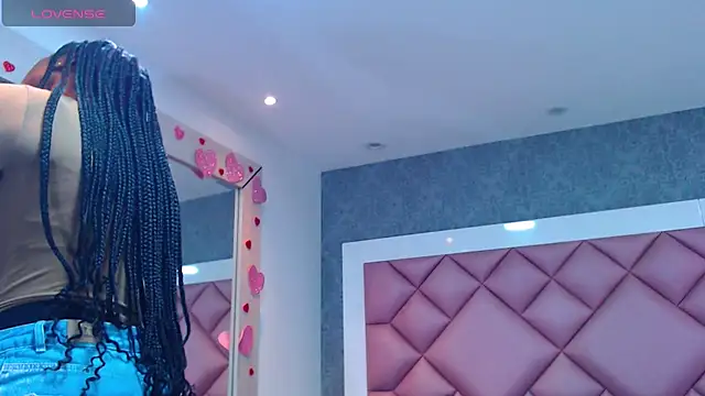 DanielaDuff online show from 04-17-26, 07:28