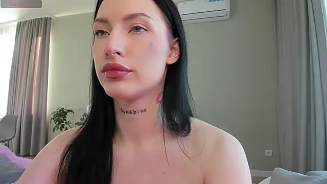 Snapshot of JenniferQueen11 chatting on 09-27-25, 02:16 JenniferQueen11 online show from 09-27-25, 02:16