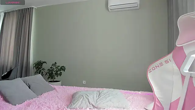 Snapshot of JenniferQueen11 chatting on 09-30-25, 07:57 JenniferQueen11 online show from 09-30-25, 07:57