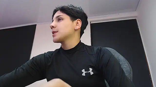 Snapshot of bad_giirl_ chatting on 02-20-25, 08:03 bad giirl online show from 02-20-25, 08:03