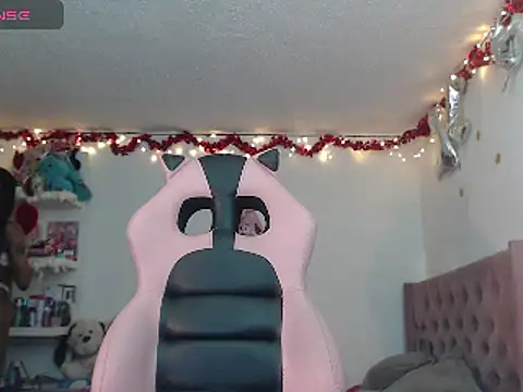 Snapshot of Harmonie_brown chatting on 02-22-25, 03:56 Harmonie brown online show from 02-22-25, 03:56