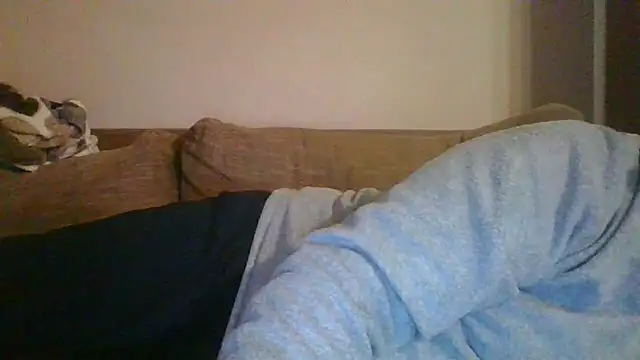 Snapshot of Anderrust chatting on 02-27-25, 06:31 Anderrust online show from 02-27-25, 06:31