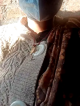 Snapshot of Lattika-Bhabhi chatting on 02-06-25, 11:10 Lattika-Bhabhi online show from 02-06-25, 11:10