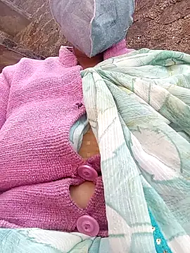 Snapshot of Lattika-Bhabhi chatting on 11-11-25, 06:35 Lattika-Bhabhi online show from 11-11-25, 06:35