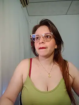 Snapshot of lorenitabella chatting on 06-12-26, 08:24 lorenitabella online show from 06-12-26, 08:24