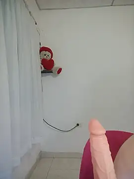 Snapshot of lorenitabella chatting on 07-08-26, 08:41 lorenitabella online show from 07-08-26, 08:41