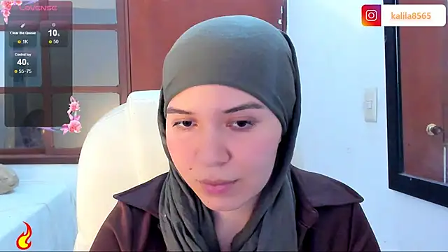 Snapshot of MatchedEyebrow chatting on 10-10-25, 09:36 MatchedEyebrow online show from 10-10-25, 09:36