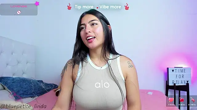 Blue Petite online show from 03-19-26, 04:00