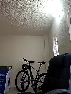 HunnyyLove online show from 12-18-24, 08:57