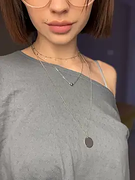 Camilla Railian online show from 01-03-25, 11:03