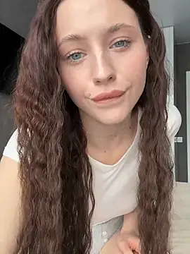 Camilla Railian online show from 03-12-25, 01:19