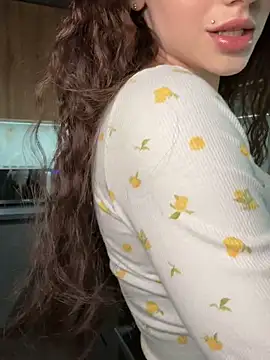 Camilla Railian online show from 03-12-25, 06:33