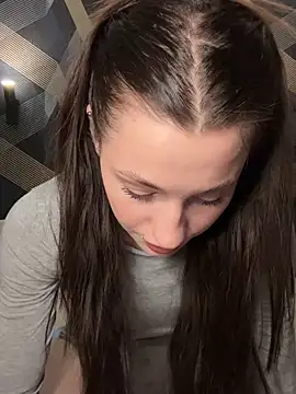 Camilla Railian online show from 03-17-25, 07:26