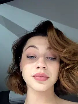 Camilla Railian online show from 10-15-25, 12:11