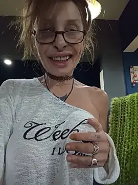 Snapshot of FrozenWaffle chatting on 07-18-26, 04:55 FrozenWaffle online show from 07-18-26, 04:55