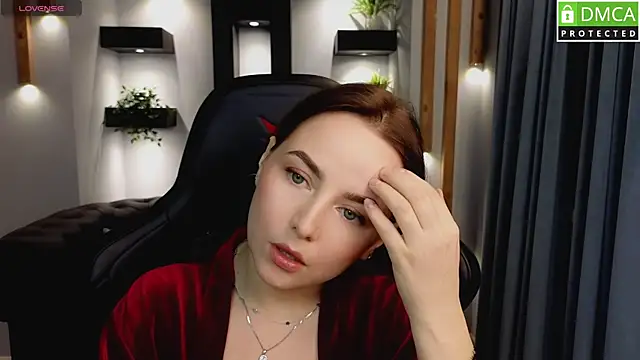 Snapshot of Mira_Mermayd chatting on 02-05-25, 11:34 Mira Mermayd online show from 02-05-25, 11:34