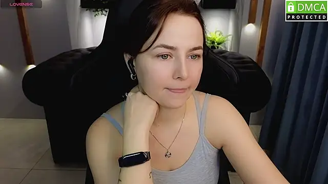 Snapshot of Mira_Mermayd chatting on 02-09-25, 04:14 Mira Mermayd online show from 02-09-25, 04:14