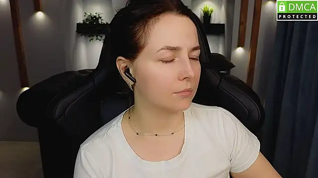 Snapshot of Mira_Mermayd chatting on 03-19-25, 11:39 Mira Mermayd online show from 03-19-25, 11:39