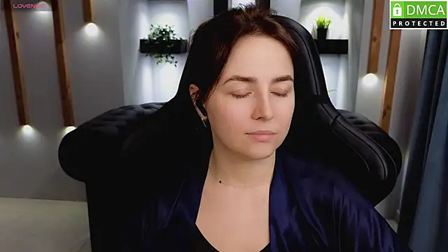 Snapshot of Mira_Mermayd chatting on 03-21-25, 11:44 Mira Mermayd online show from 03-21-25, 11:44