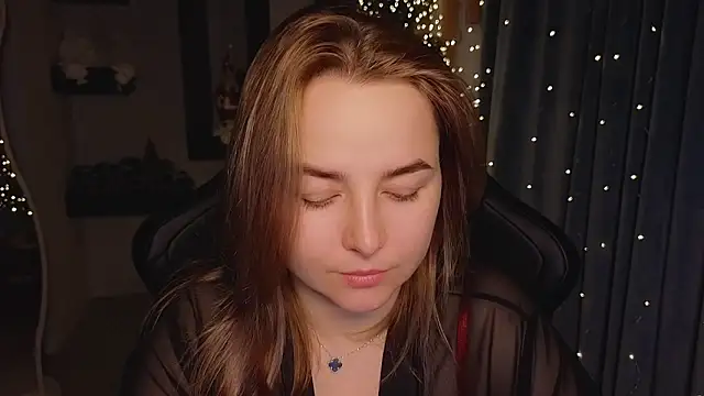 Snapshot of Mira_Mermayd chatting on 12-19-25, 01:12 Mira Mermayd online show from 12-19-25, 01:12