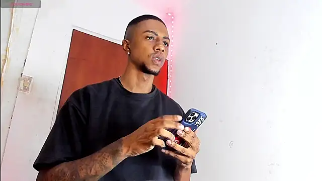 Snapshot of YeremiBrowm chatting on 12-27-24, 09:22 YeremiBrowm online show from 12-27-24, 09:22