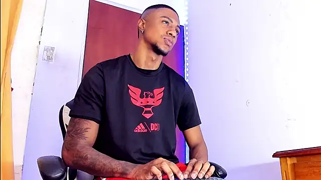 Snapshot of YeremiBrowm chatting on 12-31-24, 07:18 YeremiBrowm online show from 12-31-24, 07:18