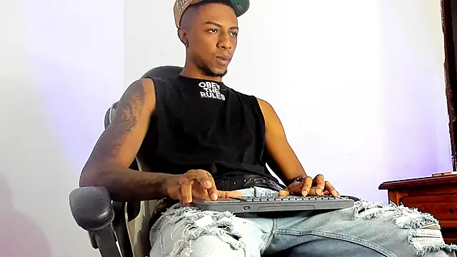 YeremiBrowm online show from 03-12-25, 10:39