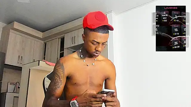 Snapshot of YeremiBrowm chatting on 10-30-25, 08:42 YeremiBrowm online show from 10-30-25, 08:42