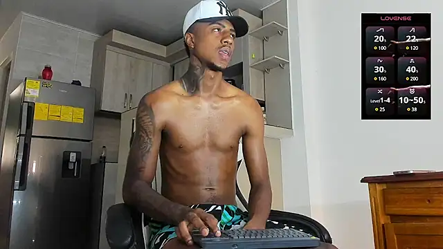 Snapshot of YeremiBrowm chatting on 10-31-25, 04:41 YeremiBrowm online show from 10-31-25, 04:41