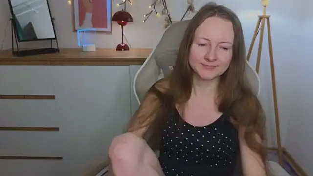 freya nilsson online show from 12-18-24, 04:06