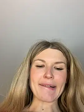 AngelMiaM online show from 04-05-26, 07:33